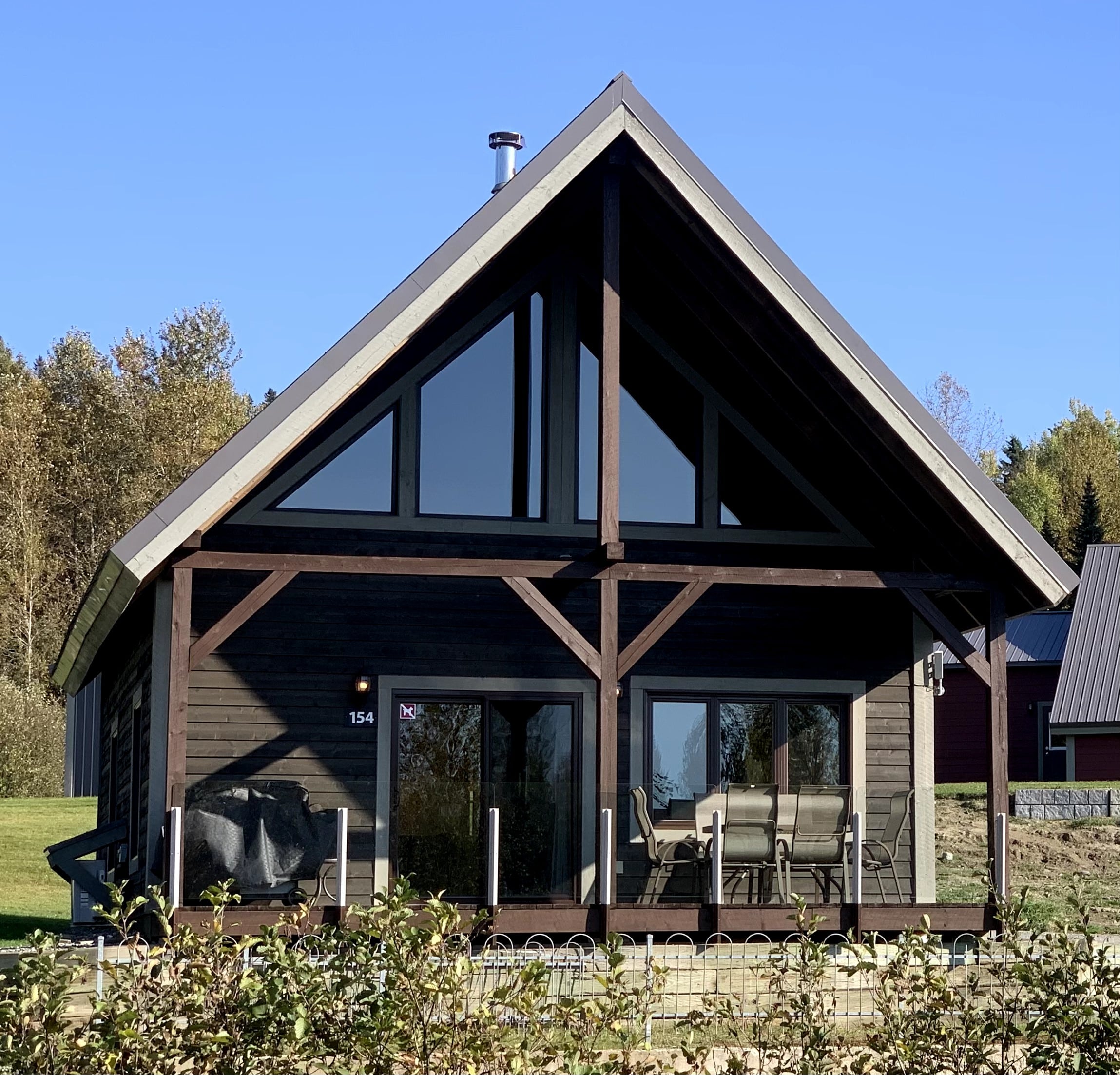 le colibri chalet au pied de la montagne